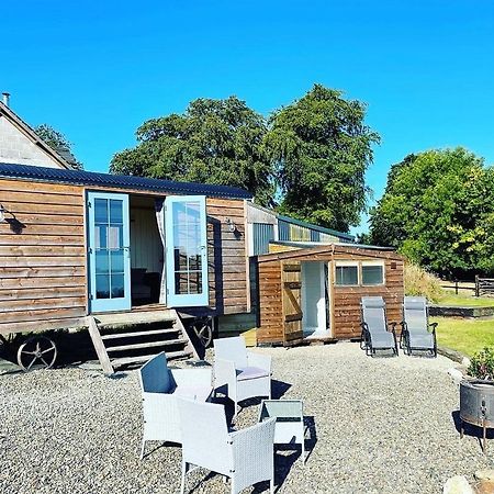 The Shepards Hut Apartment Llwyn-Dafydd Exterior photo